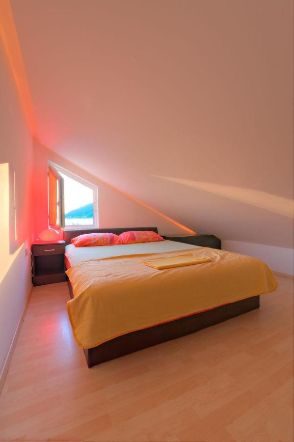 Apartments Pean Тиват Екстериор снимка