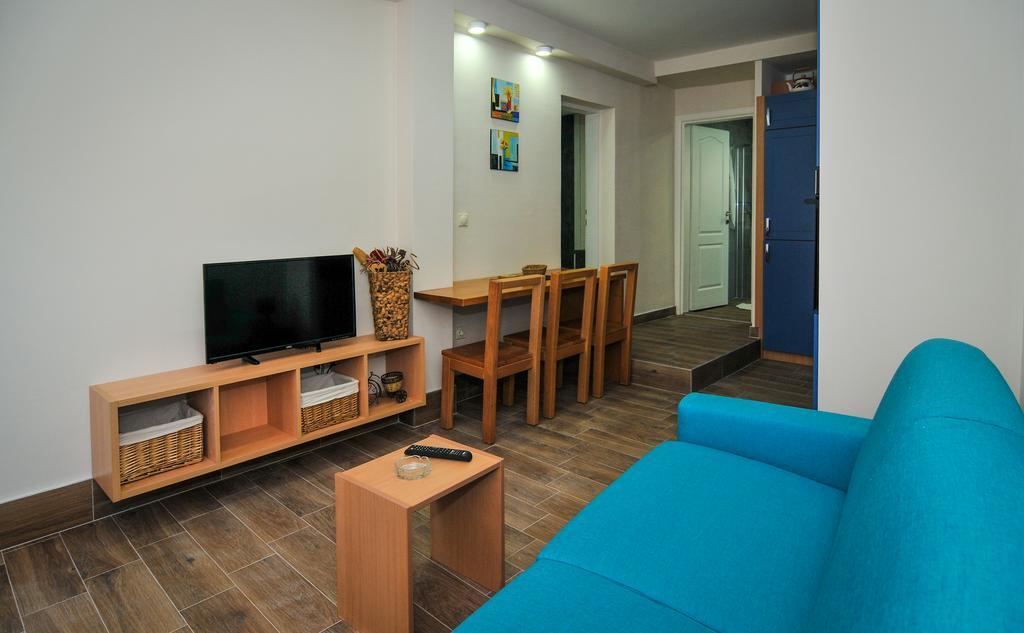 Apartments Pean Тиват Екстериор снимка