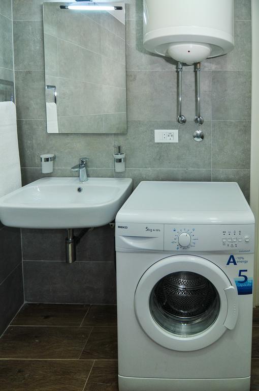 Apartments Pean Тиват Екстериор снимка