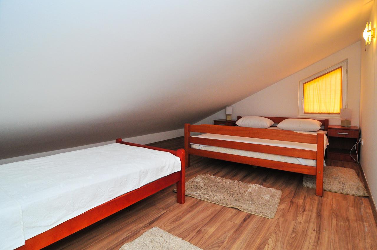 Apartments Pean Тиват Екстериор снимка