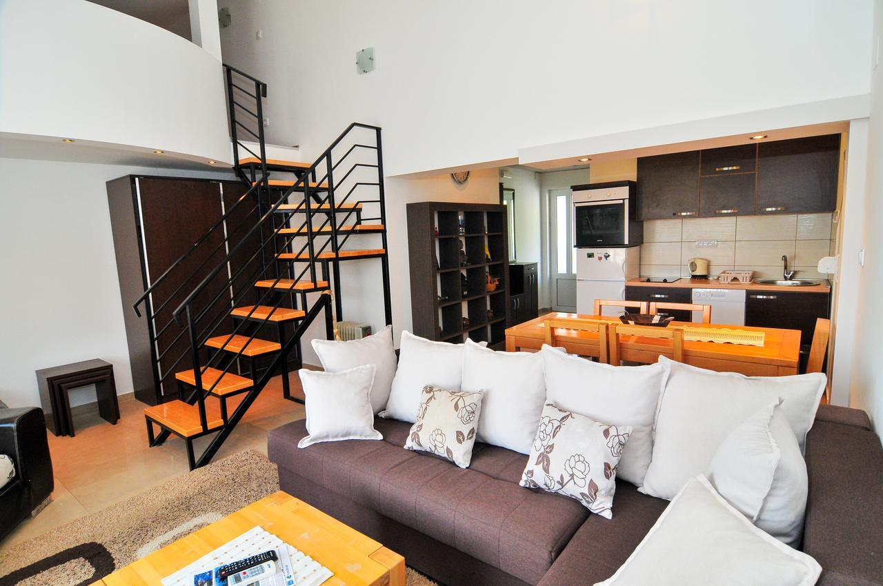 Apartments Pean Тиват Екстериор снимка