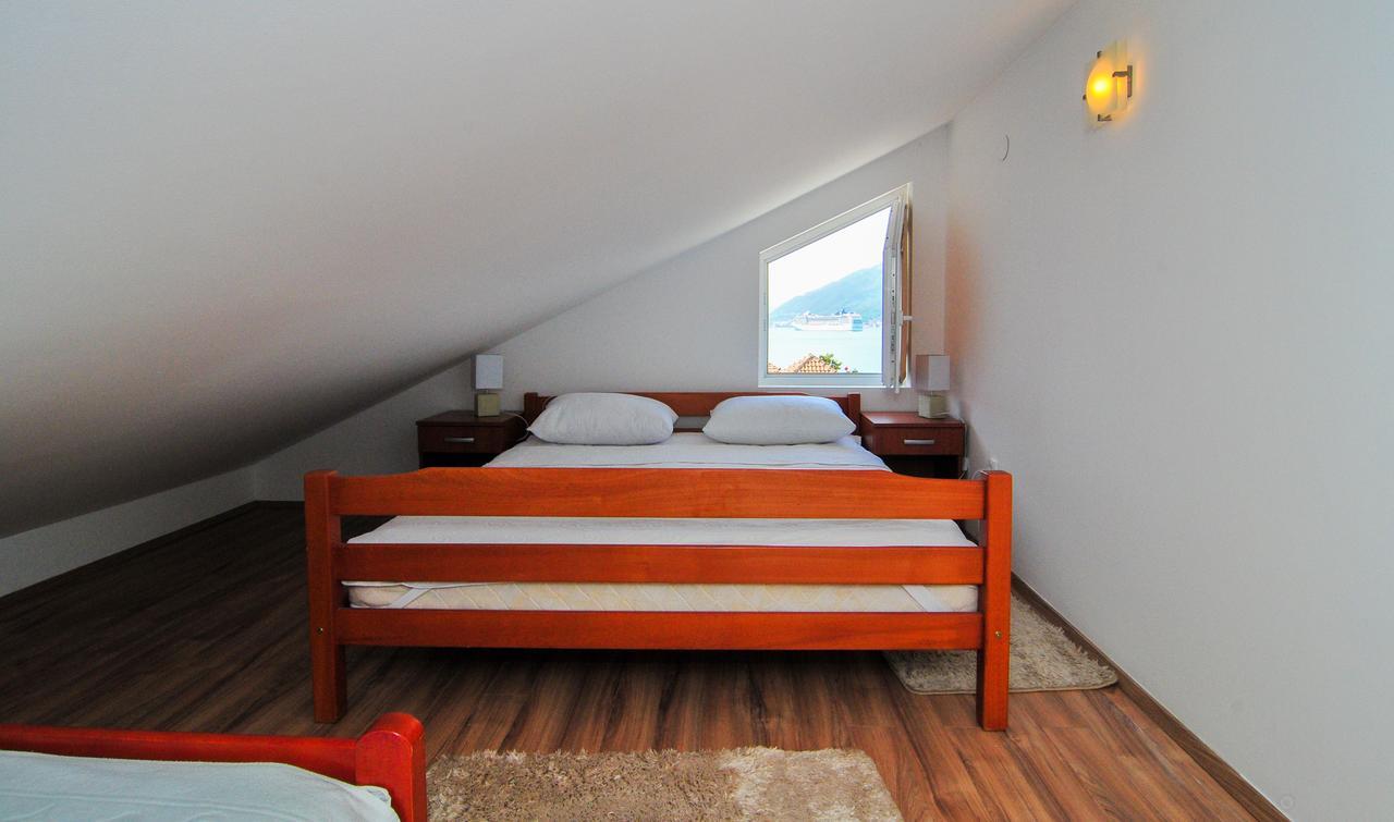 Apartments Pean Тиват Екстериор снимка