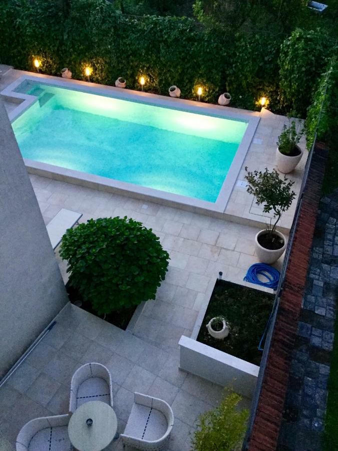 Apartments Pean Тиват Екстериор снимка