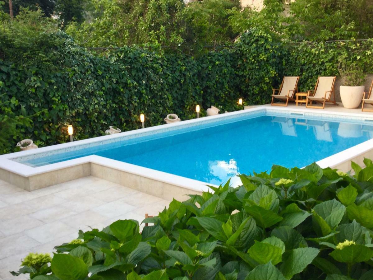Apartments Pean Тиват Екстериор снимка