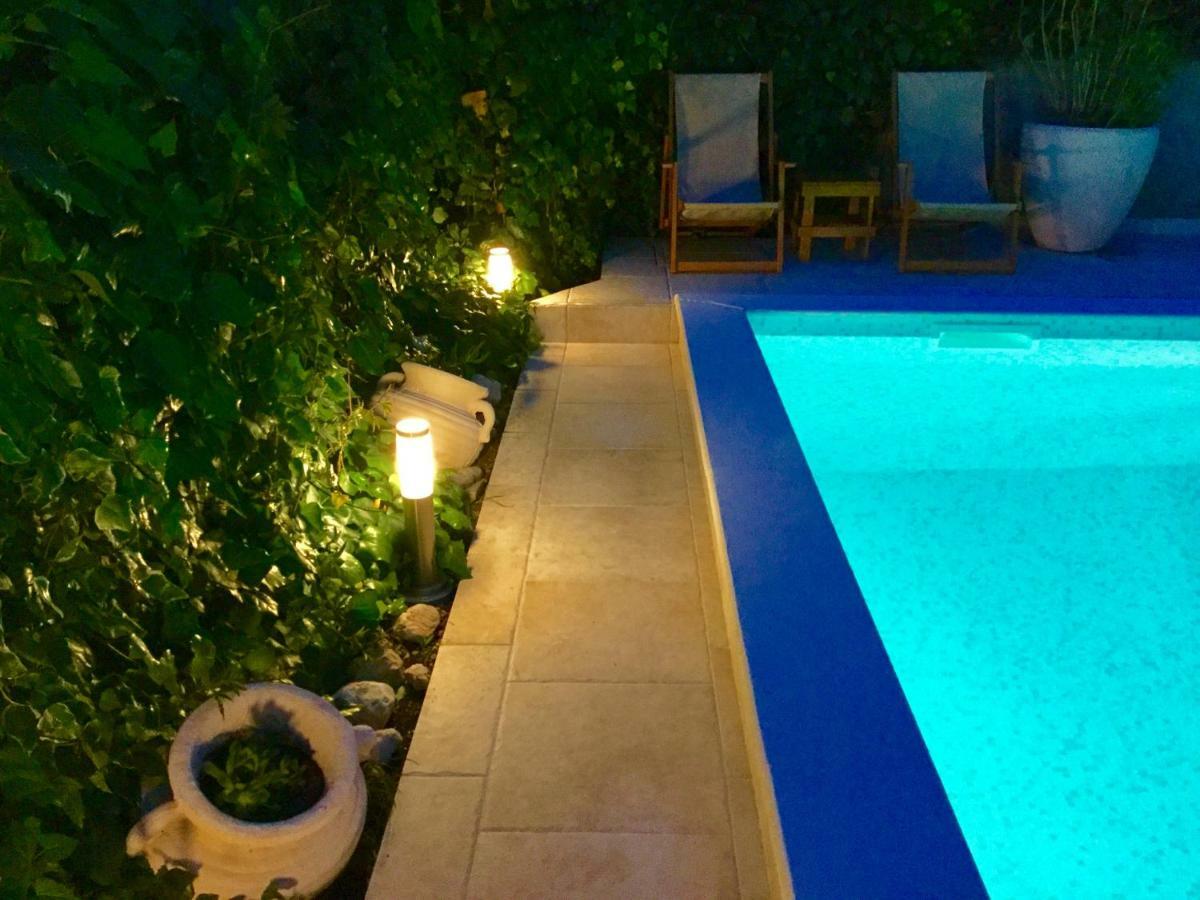 Apartments Pean Тиват Екстериор снимка
