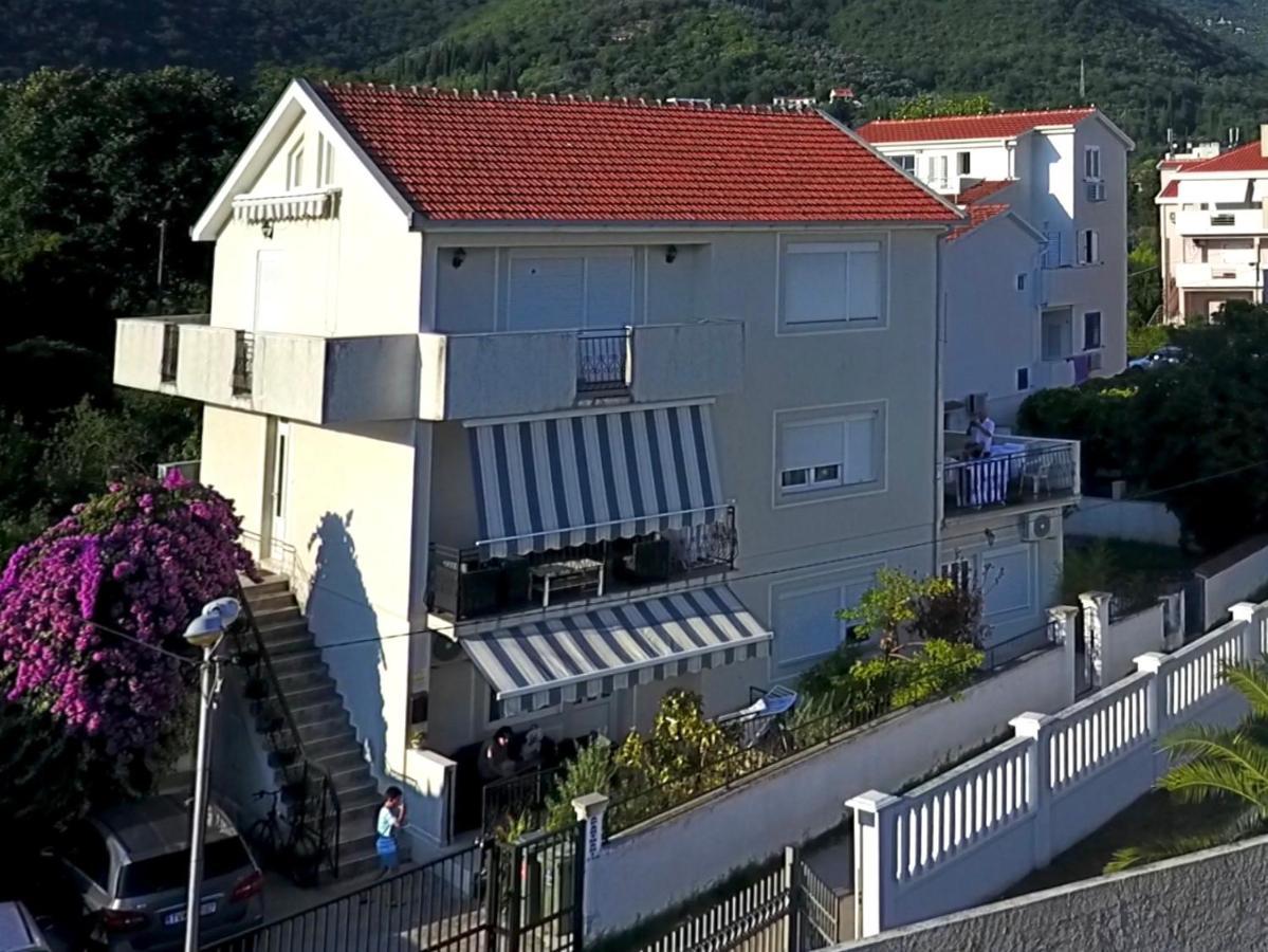 Apartments Pean Тиват Екстериор снимка